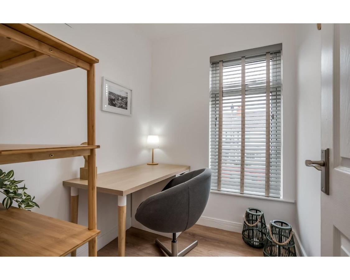 Central Belfast Apartments Belfast Work-Rest-Play R&R Екстериор снимка