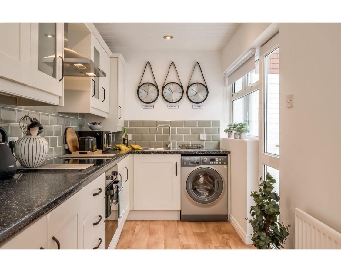 Central Belfast Apartments Belfast Work-Rest-Play R&R Екстериор снимка