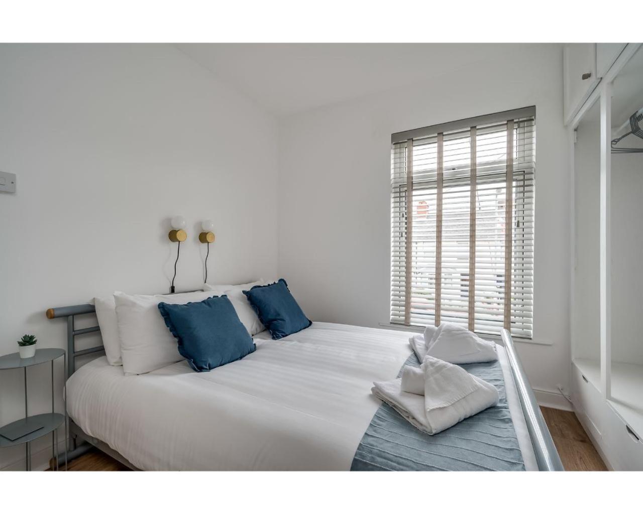 Central Belfast Apartments Belfast Work-Rest-Play R&R Стая снимка